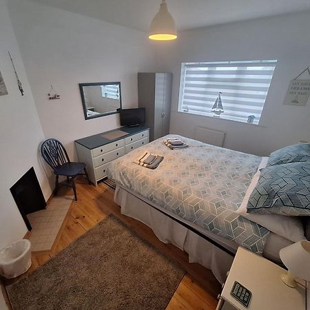 By The Sea, Home From Home Sleeps 6 Milford on Sea Exterior photo