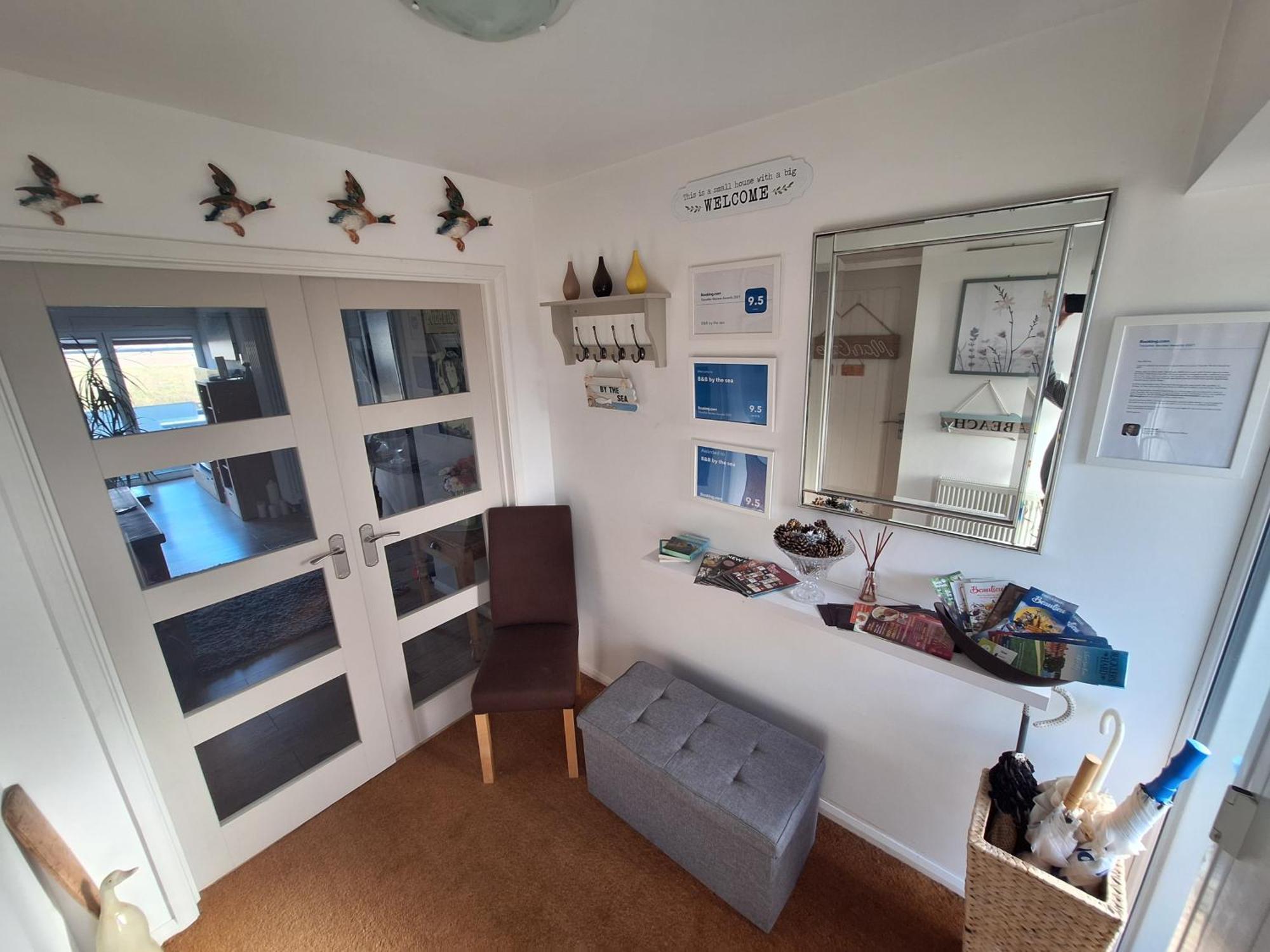 By The Sea, Home From Home Sleeps 6 Milford on Sea Exterior photo